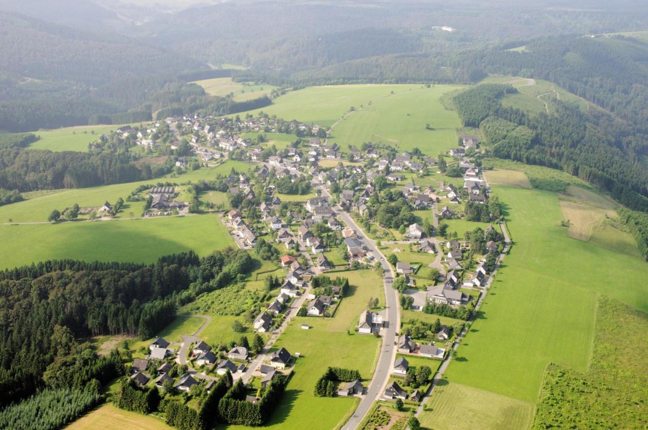 Ferienhaus Astenblick - Ideal Fuer Weihnachtsfeiern Und Familienfeiern Bietet Schlafplaetze Fuer Bis Zu 35 Personen Villa Winterberg Ngoại thất bức ảnh